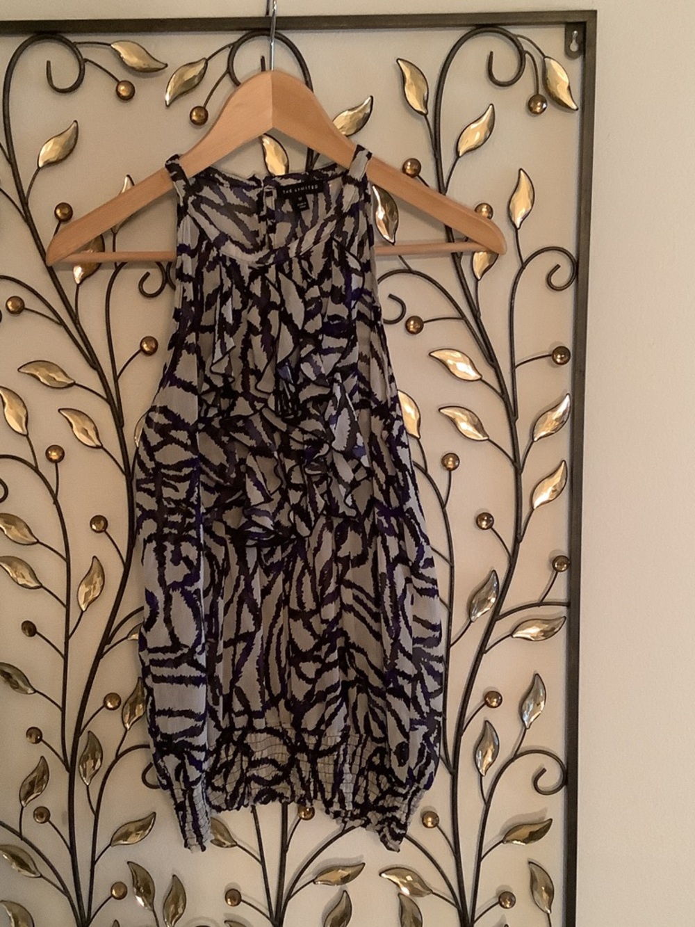 The Limited Black & Gray Sleeveless Printed Halter Blouse
